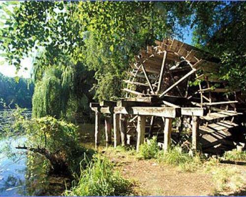 Vodný kolový mlyn v Dunajskom Klátove